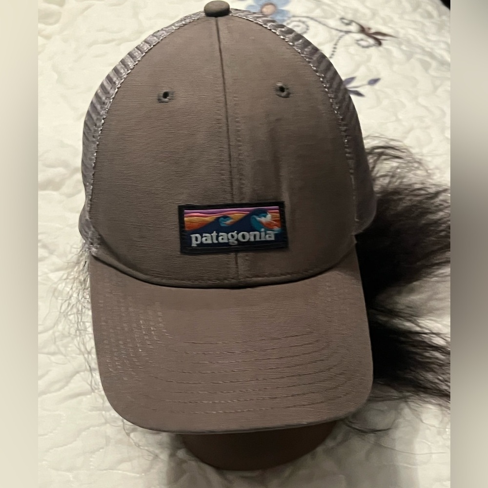 Patagonia Gray Mesh Trucker Hat 🧢🌹🦋☘️